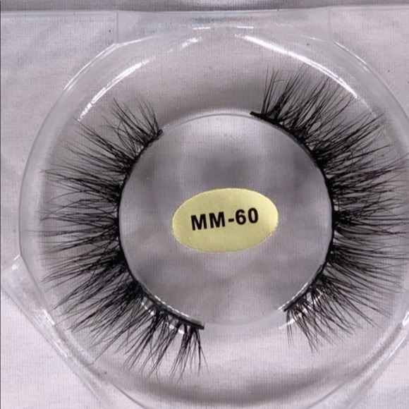 Lashes - Picture 5 of 7